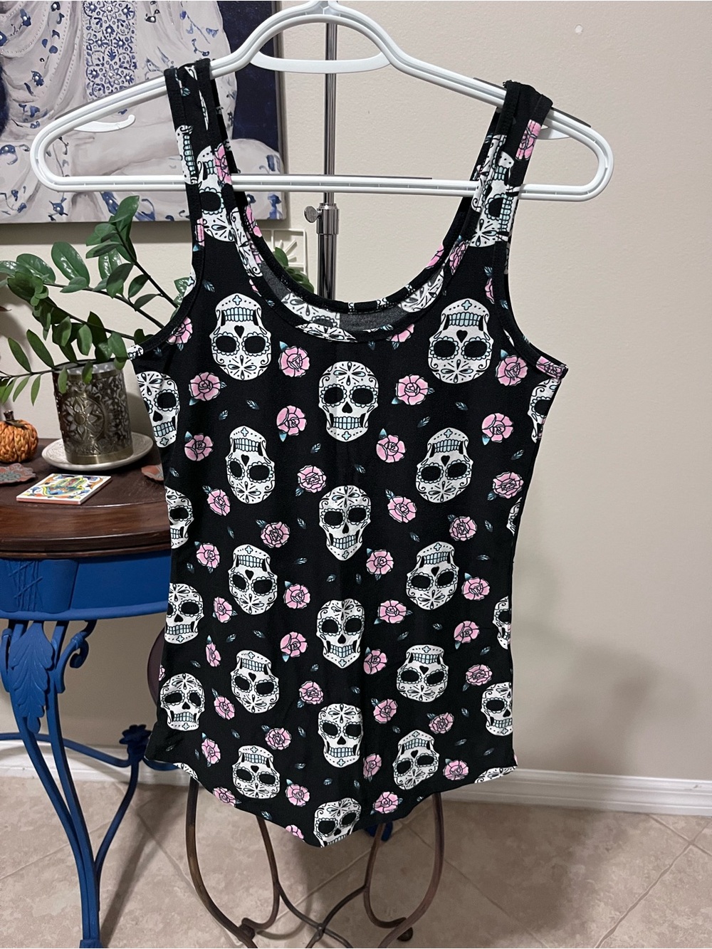 No Boundaries Rose & Day of the dead sugar skull tank top M